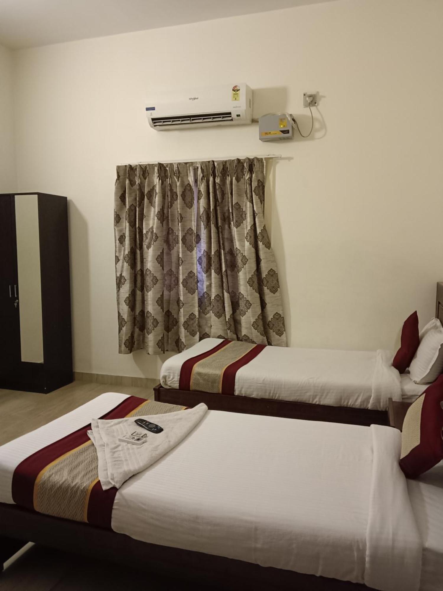 Iris Comfort Inn Chennai Exterior foto