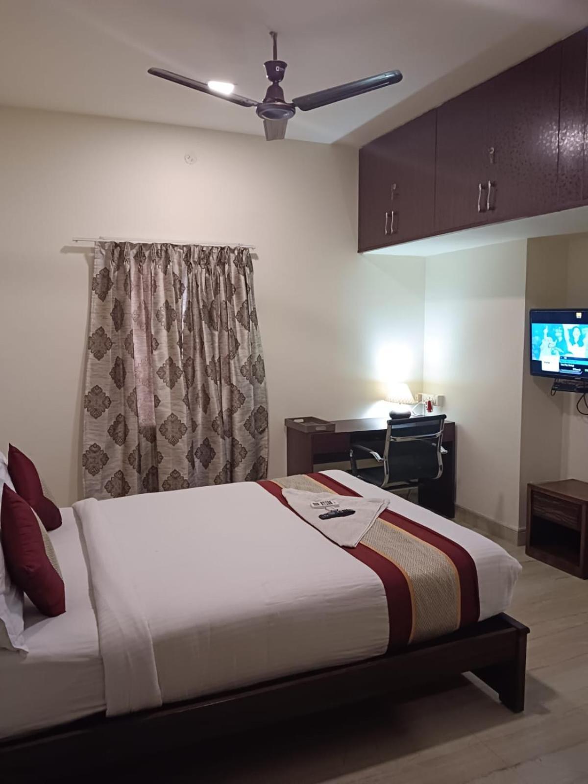Iris Comfort Inn Chennai Exterior foto