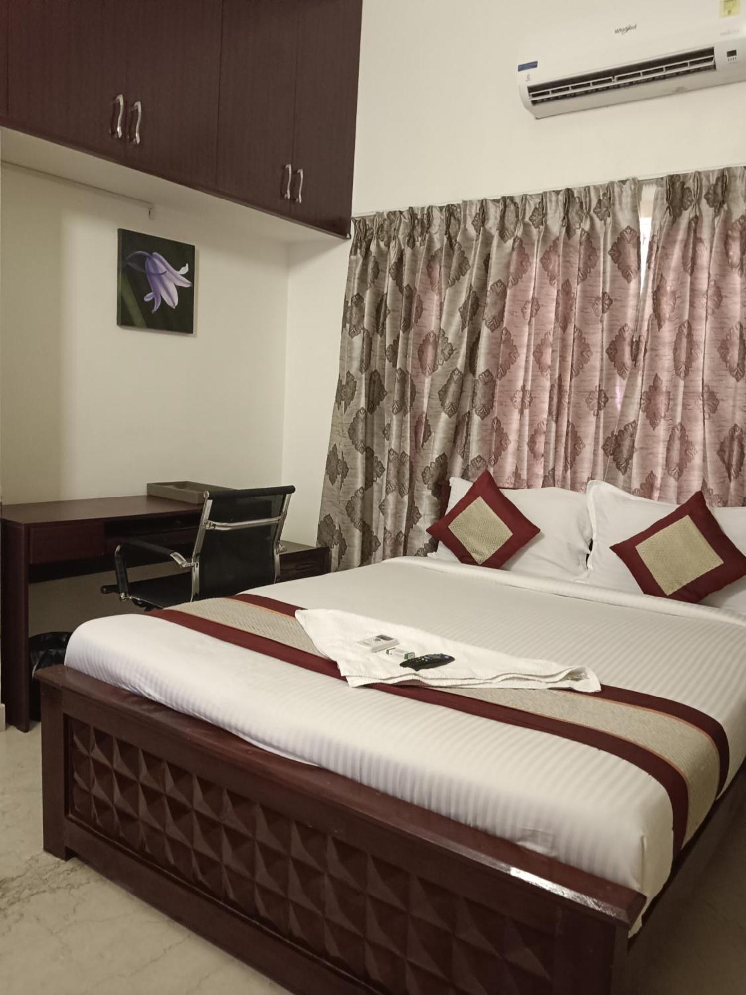 Iris Comfort Inn Chennai Exterior foto