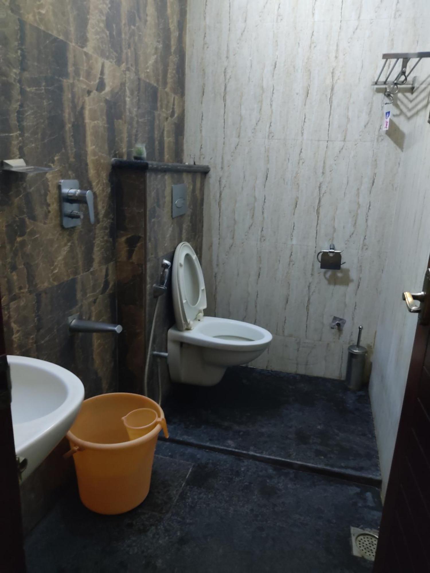 Iris Comfort Inn Chennai Exterior foto
