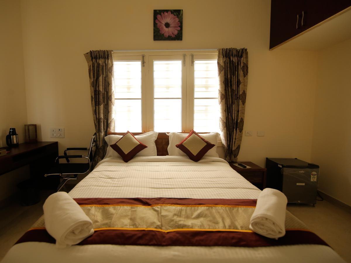 Iris Comfort Inn Chennai Exterior foto